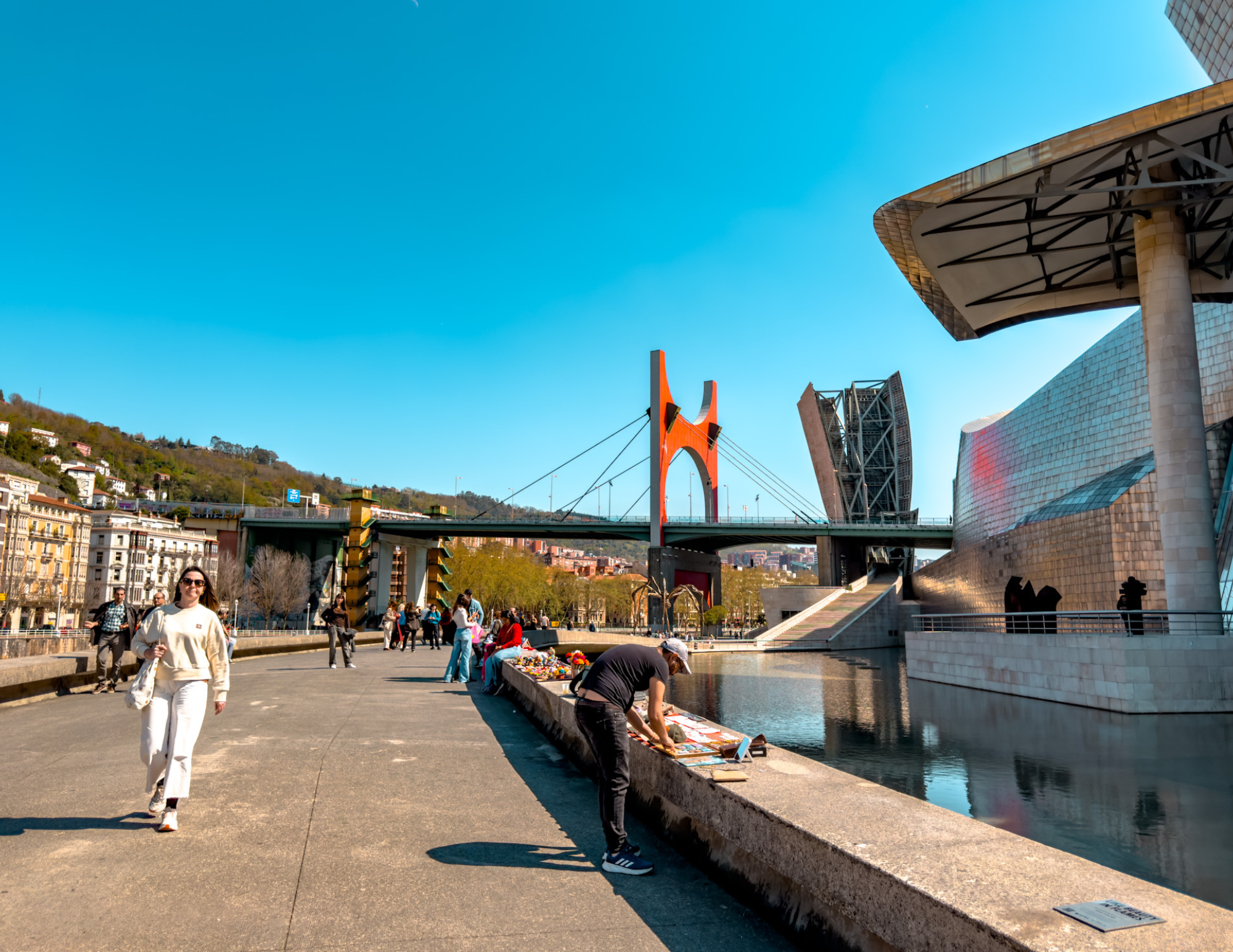 Bilbao Travel Guide (11).png